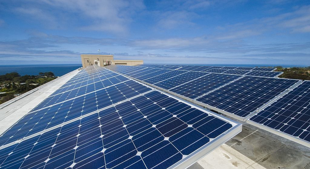 6.8mm 7mm Kaca Photovoltaic Surya Transparan Dengan Penyimpanan Cahaya Tinggi Untuk Bangunan