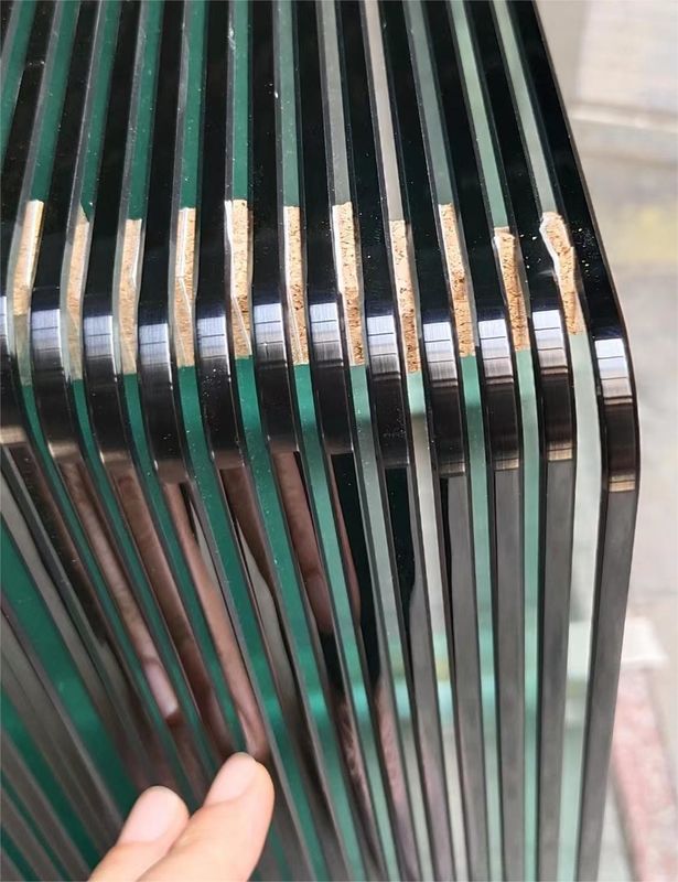 Keamanan yang disesuaikan Ketahanan terhadap beban angin Kaca tempered untuk pintu / jendela / dinding tirai / furnitur