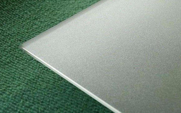 Kaca Tinta Etching Dekoratif Kaca Frosted Disesuaikan Digunakan Untuk Furnitur& Bangunan
