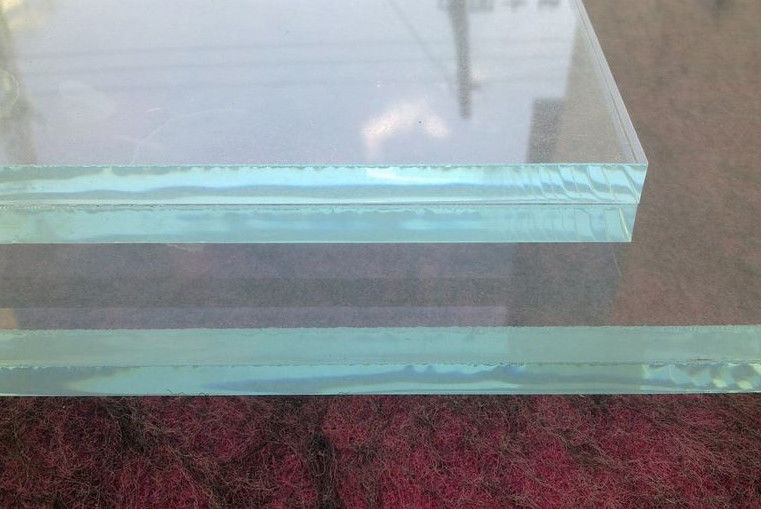 Kaca Ultra Clear dalam Konsistensi Warna untuk Jendela, Pintu dan Bangunan.