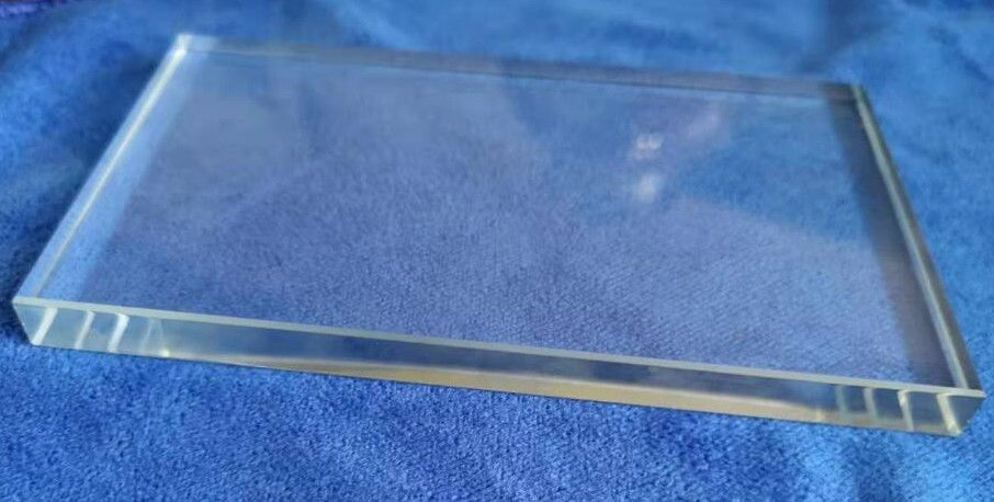 Kaca Ultra Clear dalam Konsistensi Warna untuk Jendela, Pintu dan Bangunan.