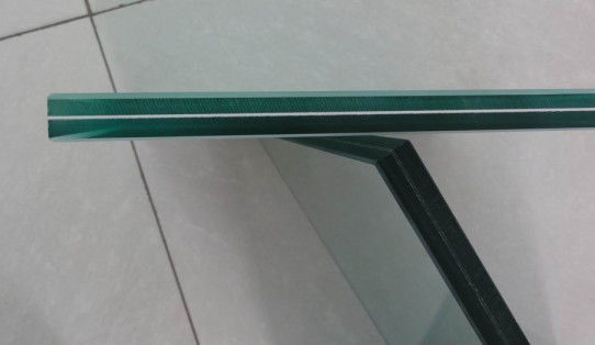 Pabrik Kaca Berwarna-warni Laminasi Kaca Tempered