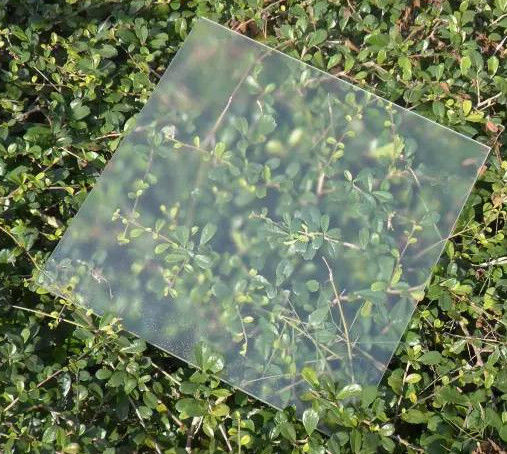 Hot Sale 3,2mm-4mm Ultra Clear Low Iron Tempered Solar Glass untuk Panel Surya