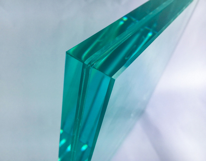 Australia Sertifikat Standar AS/NZS 2208: 1996 Sertifikat CE 6.38mm sampai 13.52mm Kaca Laminasi Jelas dan Berwarna